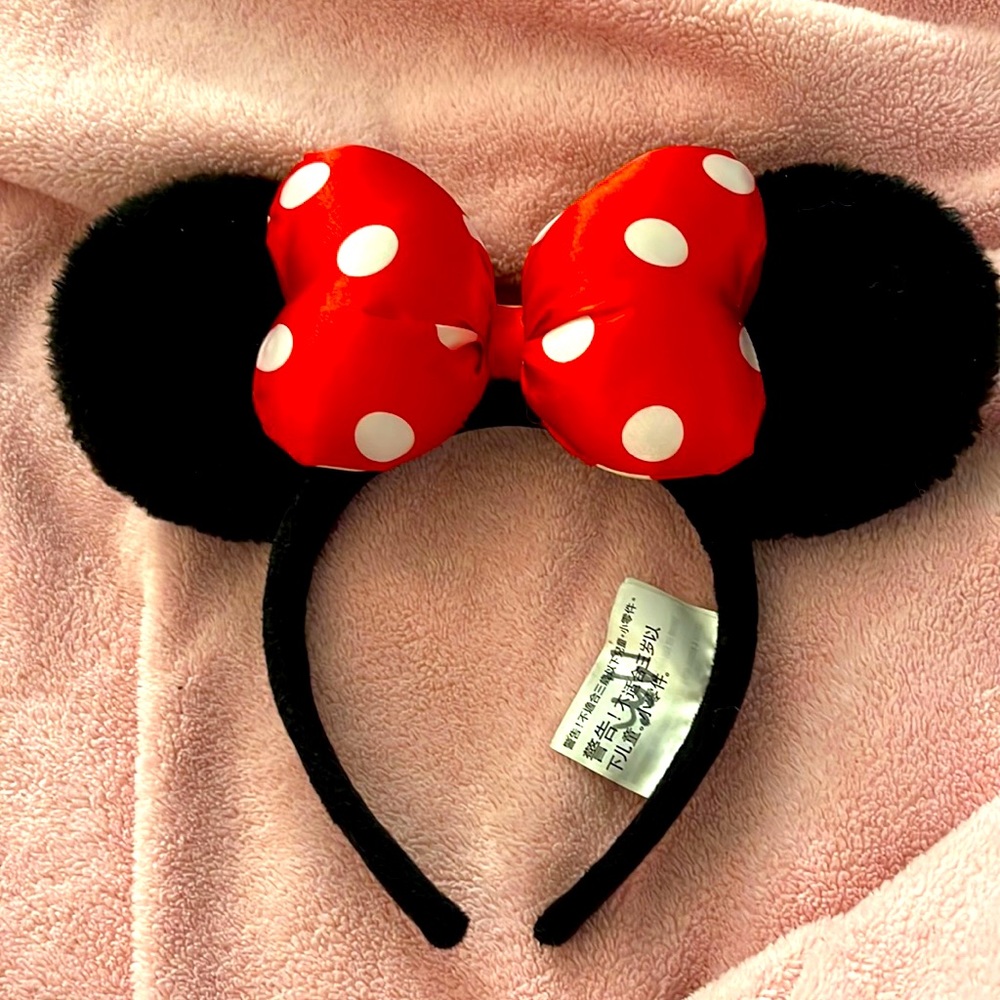 Classic Minnie Mouse Ears Headband